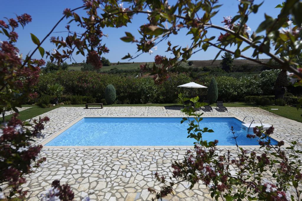 Beautiful Sani Villa Zewnętrze zdjęcie